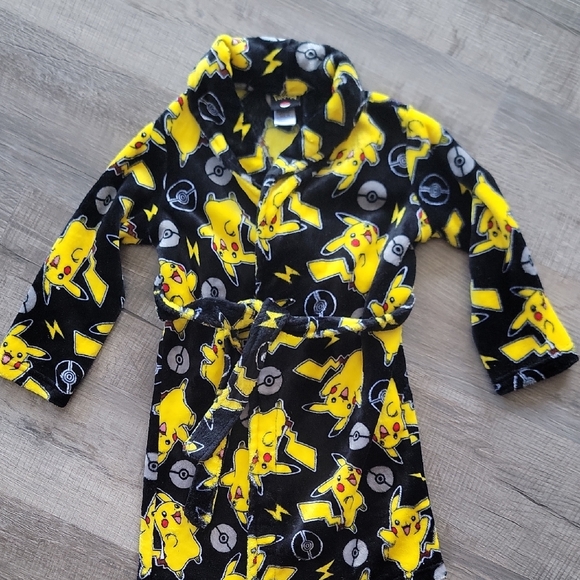 Kids Pikachu Robe - Picture 4 of 4